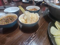 -乡土黄·鲜牛肉火锅·小龙虾(兴业街店)