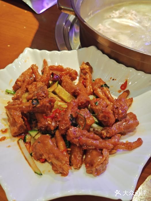 享润四季椰子鸡音乐主题餐厅(晋江万达店)图片