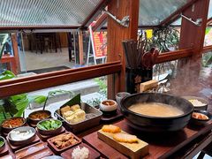 -银米·云南传统过桥米线(双廊黑金冠店)