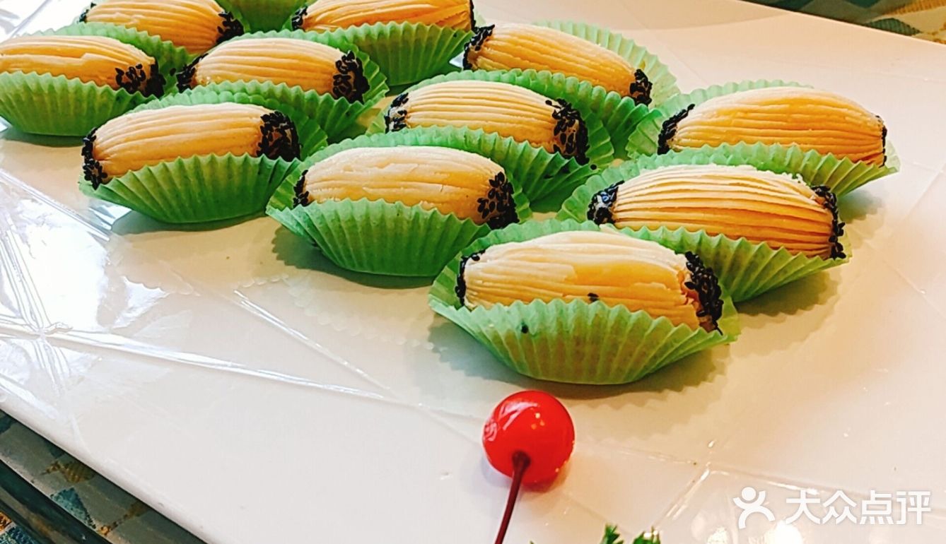 点了许多的菜 基本上都光盘了