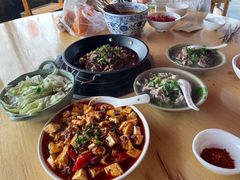 -大众跷脚牛肉馆·非遗传承单位(峨眉山店)