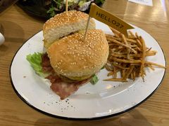 27&nbsp;牛肉汉堡-HELLO 27 意面·沙拉·帕尼尼