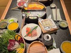 -三出山火锅(南京万象天地店)