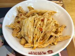 -呷佬·长沙手工米粉(金沙江路店)