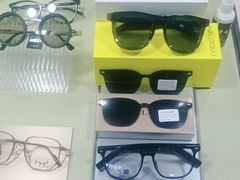 -罗伯特眼镜·蔡司官方授权(罗湖国贸店)