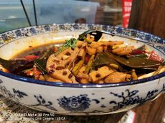 -野山舂·贵州现舂酸汤火锅(鸿通城店)