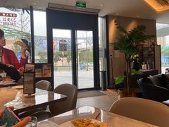 靠窗位-必胜客(尹山湖歌林公园店)