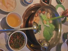 -润园四季椰子鸡火锅(卓越INTOWN店)
