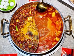 鸳鸯锅底-成都玉林串串香(世纪港湾店)