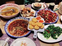 -临界音乐酒馆·小龙虾·江湖菜(华熙LIVE·鱼洞店)