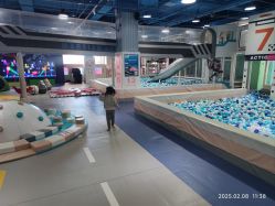 -欧酷世界动力星球(王府井奥莱UP TOWN店)