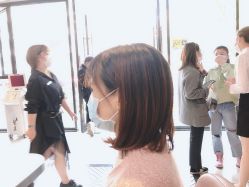 -PE SALON