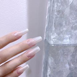 -花岐款式专研健康美甲沙龙