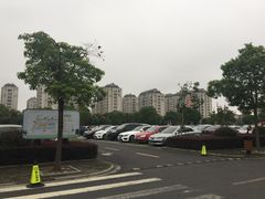 -杉井奥特莱斯广场·宁波停车场