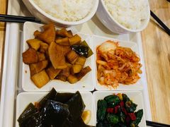 -万和春排骨砂锅米饭(新业广场店)