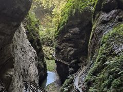 -龙水峡地缝景区