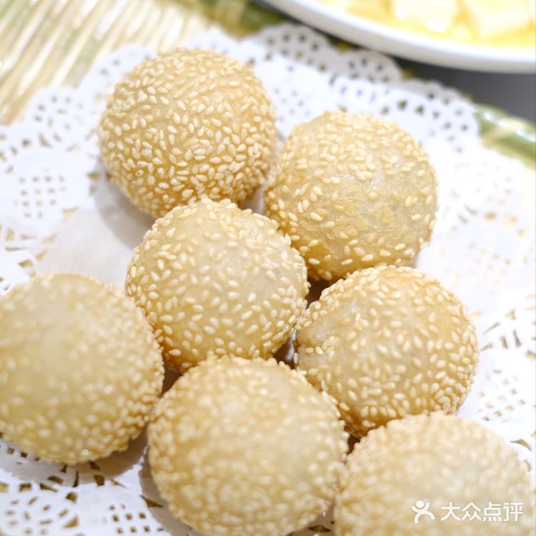 今日闪光灯下的亮仔♡