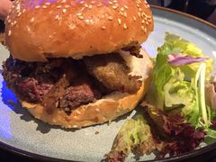 香浓蘑菇牛肉汉堡-bluefrog蓝蛙(皇庭广场店)