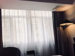 -桔子酒店(南京新街口张府园地铁站店)