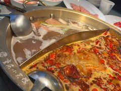 -小天鹅火锅·一线江景洪鼎旗舰店(洪崖洞店)