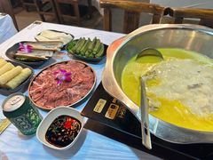 -鲜入围煮花胶鸡海鲜火锅