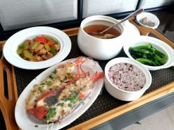 -臻康乃馨月子中心(集美店)