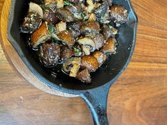 蒜香橄榄油烤小蘑菇-G+KITCHEN(龙湖狮山天街店)