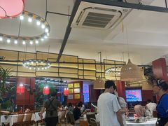 -刘姐啤酒鱼民族演艺餐厅(西街总店)