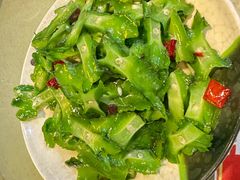 -三亚火车头万人海鲜广场