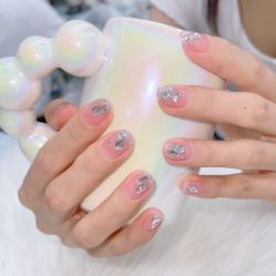 -七彩虹美甲美睫 半永久