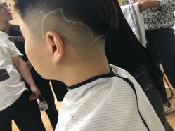 -苑苑发型设计