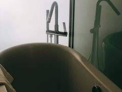 -上海滴水湖皇冠假日酒店