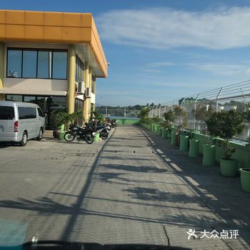 每天早上开始8点就有了，每个小时都有船