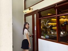 -Café Monson