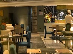 -上海滴水湖皇冠假日酒店