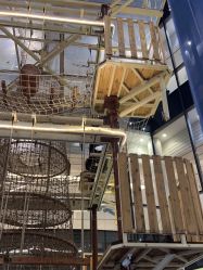 -PIPIKINGDOM皮皮王国欢乐号(欢乐海岸购物中心店)