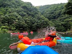 -安吉龙王山峡谷漂流