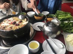 -南渝食府.墨脱石锅松茸鸡
