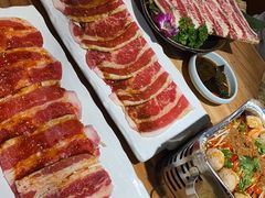 -汉城烤肉·黑金冠(华山路店)