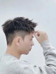 -曼都发型
