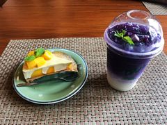 -Chom Cafe and Restaurant