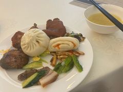 -南郊宾馆·风味自助餐厅·山东十六地市特色菜