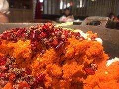 浓浓的牛油-董眼镜火锅(洪崖洞总店)