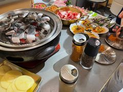 -围炉肉舍•炭烤活鳗•丹东海鲜烤肉(步行街店)