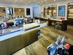 -三目眼镜·蔡司视觉合作店(青浦宝龙店)