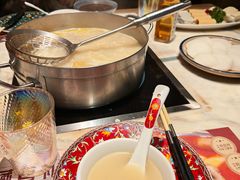 -尚尚仙·酸汤猪手·猪肚鸡火锅(华联万柳购物中心店)