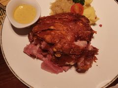 烤猪肘-马迭尔德式西餐精酿啤酒屋(中央大街店)