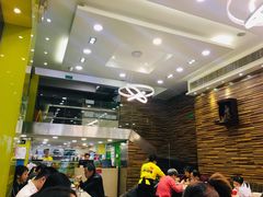 等位区-佰搭果·广式茶餐厅(西华路店)