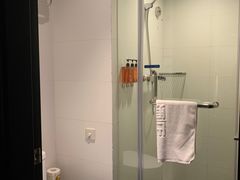 -桔子酒店(上海西藏北路地铁站店)