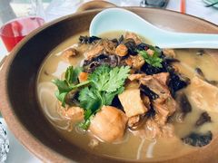 小鸡炖榛蘑-止观小馆·辽河口渔家菜(王府井店)
